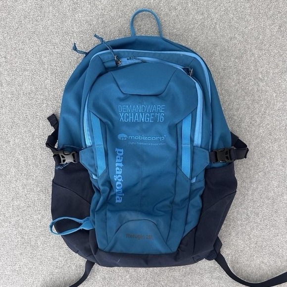 Patagonia Refugio 28L Backpack Blue Demandware XChange Laptop Outdoor Daypack - Picture 1 of 7